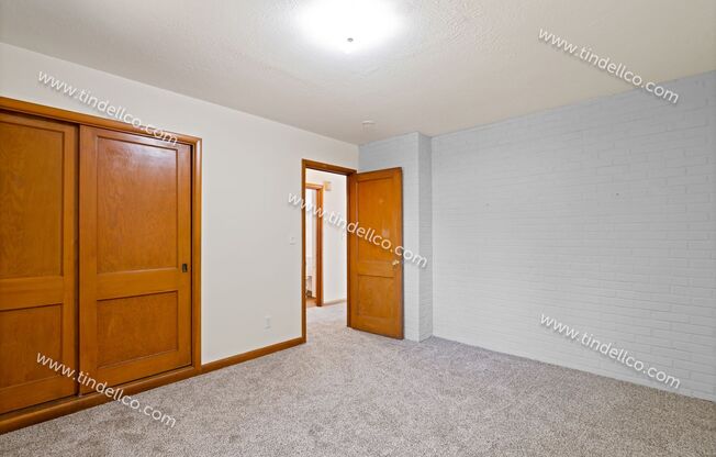 2 beds, 1 bath, $2,395