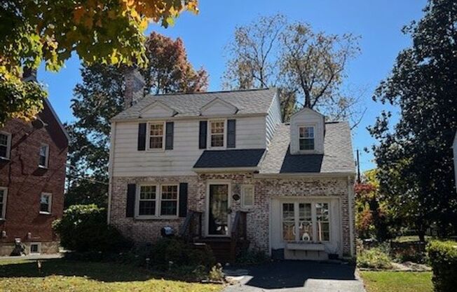 2320 Westover Avenue - 3 Bedrooms & 2 Baths in Raleigh Court