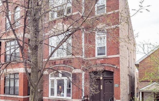 1737 W ERIE