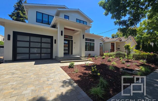 Brand New Build 5/5 Home & 2/2 Cottage - Can Be Rented As One! This Is One Of A Kind - Downtown Mt View