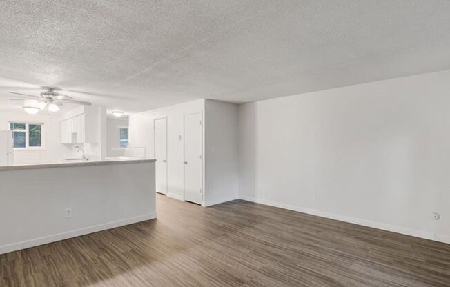 2 beds, 1.5 baths, 1,100 sqft, $1,695, Unit 9