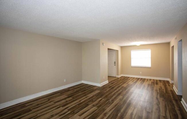 200 COUNTRY CLUB DR