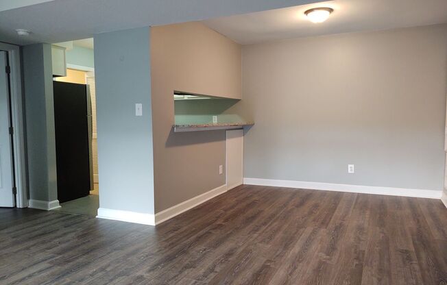 Pristine, Move in Ready Condo located in the Sharon Place Community!