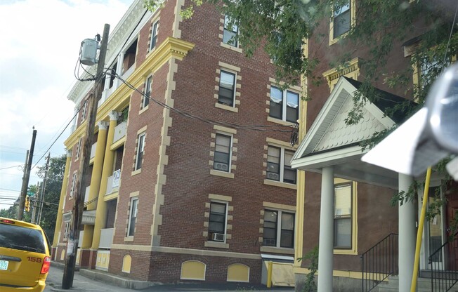 610 UN ST