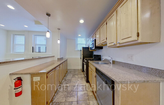 1324 COMMONWEALTH AVE
