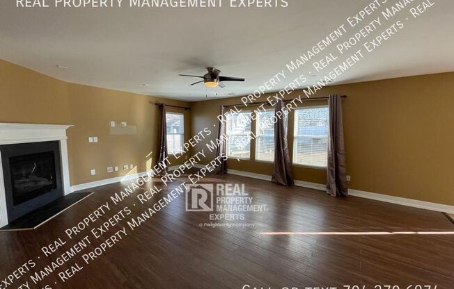 15750 NORMANS LNDG DR