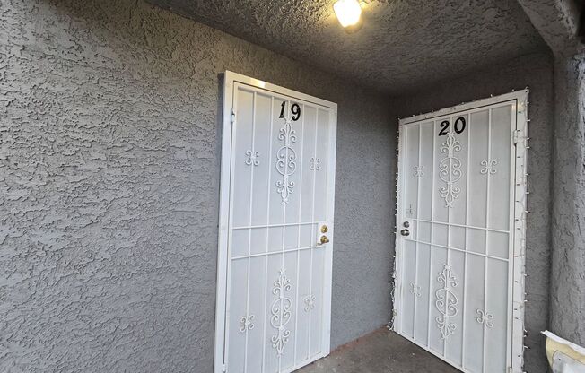 Studio, 1 bath, 400 sqft, $995, Unit 19