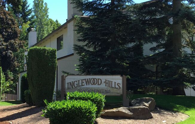 Nicely Updated 2BR 1 BA Kirkland Condo! Finn Hill/Juanita Area!