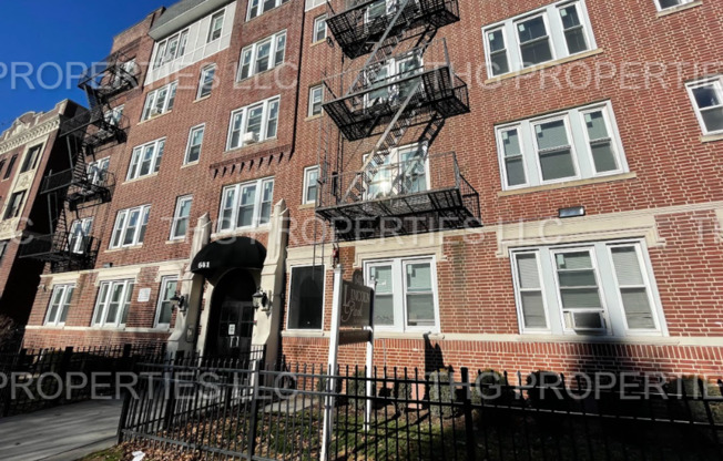 1 bed, 1 bath, $1,399, Unit 641-05 (M)