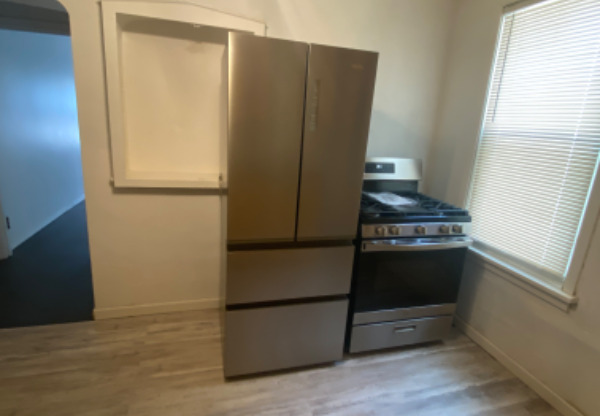 3245 N 8 ST