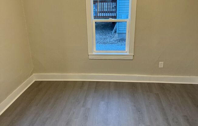 Charming 2 Bed 1 Bath House