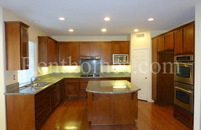 Scripps Ranch, 10527 Stony Ridge Way, Beautiful Views, Dual AC Systems, Fireplace, Water Fall, 1BR/BA Down, 3 Car Garage!