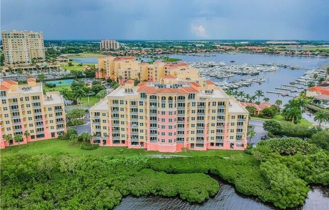 Gorgeous & Expansive Marina & Manatee River Views!! 2 Bedroom 2 Bath Must See!!