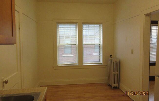 2 beds, 1 bath, $1,100, Unit 903 #3