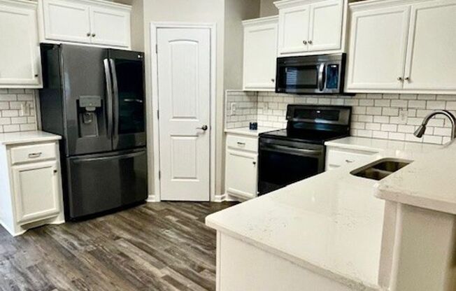 Spacious 3 bedroom Townhome now available for May 1 move in!