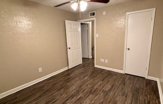 2 beds, 1 bath, 953 sqft, $1,400, Unit 547