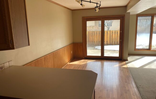 1712 W Olive