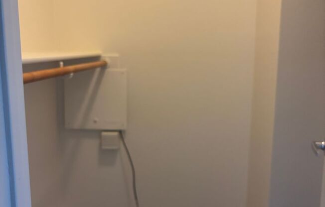 3 beds, 2 baths, $1,900, Unit # 2101
