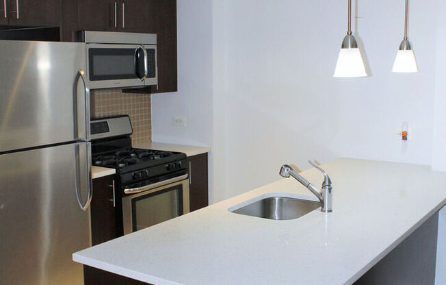 2 beds, 1 bath, 858 sqft, $3,950