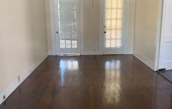 3 beds, 1 bath, $1,500