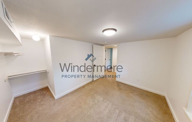 1346 Bonsella ⭐ Fenced Backyard, Stainless Steel Appliances ⭐
