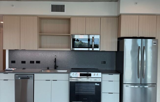 2 beds, 2 baths, 816 sqft, $4,210, Unit 409