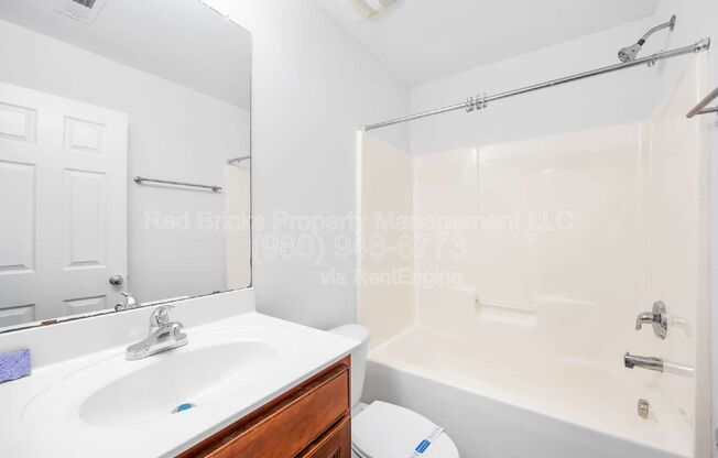 3 beds, 2.5 baths, 1,387 sqft, $1,695