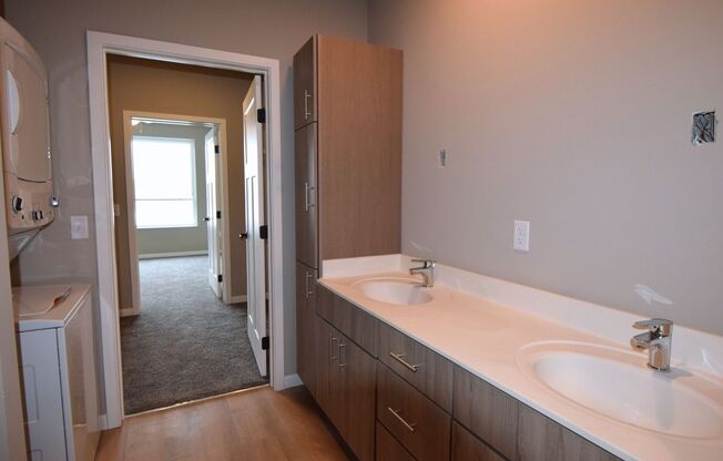 1 bed, 1 bath, 816 sqft, $1,725, Unit 5604-317