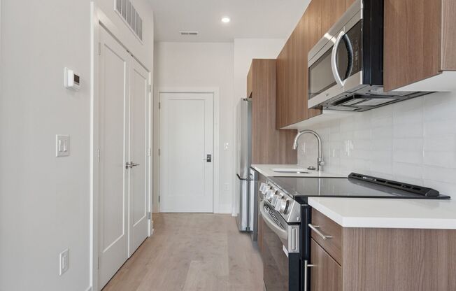 Studio, 1 bath, 430 sqft, $1,485, Unit Unit 709