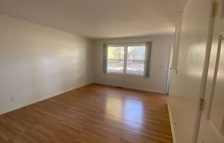 2 beds, 1.5 baths, $900, Unit 3433