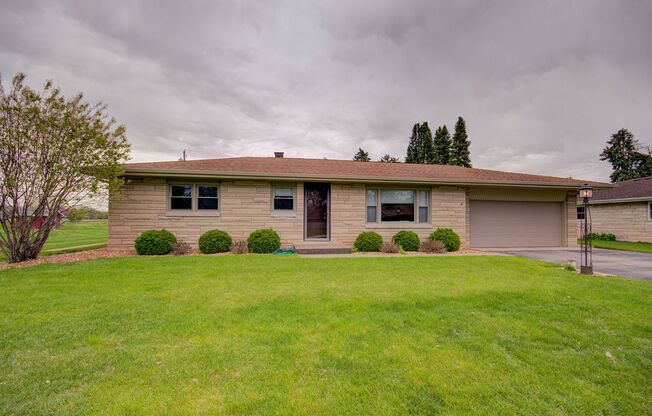 Updated 3 bd 1 ba home with a great backyard Channahon