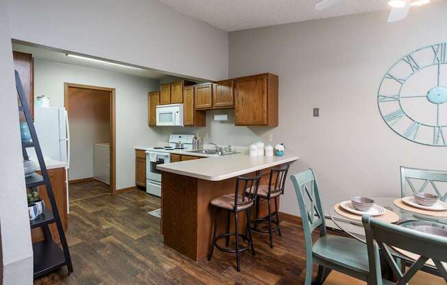 Dining And Kitchen at Creekstone Falls, Sioux Falls, SD, 57106
