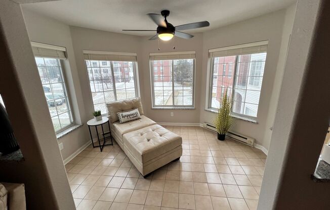 1 bed, 1 bath, 869 sqft, $1,395, Unit 203