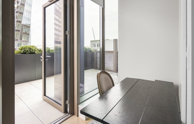 1 bed, 1 bath, 693 sqft, $6,000, Unit 520