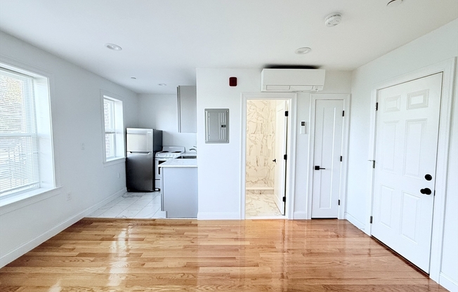 325 NEWPORT AVE