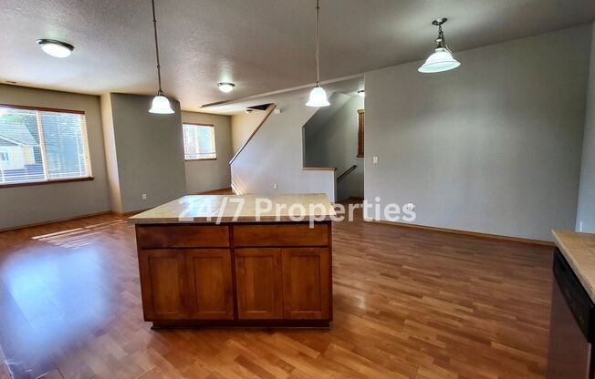 Charming 4B/3BA Craftsman in Gresham!