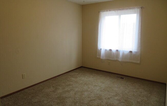 6135 AMBER WAY