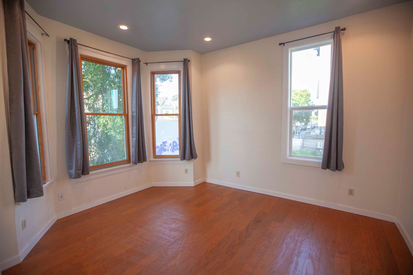 Charming Oceanveiw Renovated Single-Family House 4Br3Ba!