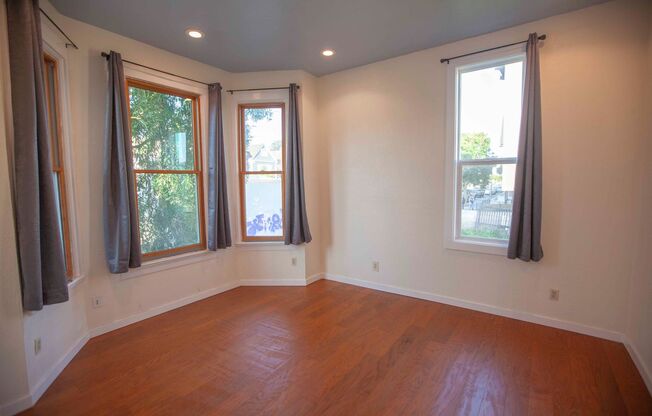 Charming Oceanveiw Renovated Single-Family House 4Br3Ba!