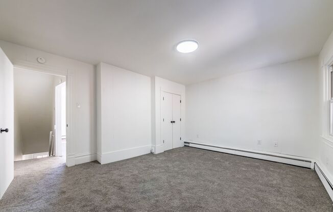 2 beds, 1 bath, $1,325, Unit Arlington