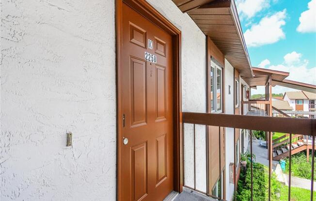 2 beds, 2 baths, 864 sqft, $1,400