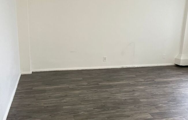 Studio, 1 bath, 600 sqft, $1,200, Unit 706