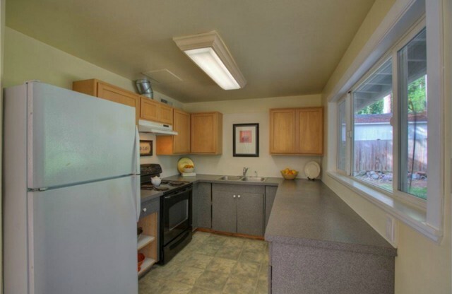 3BR/1BA Single Family House - Bellevue