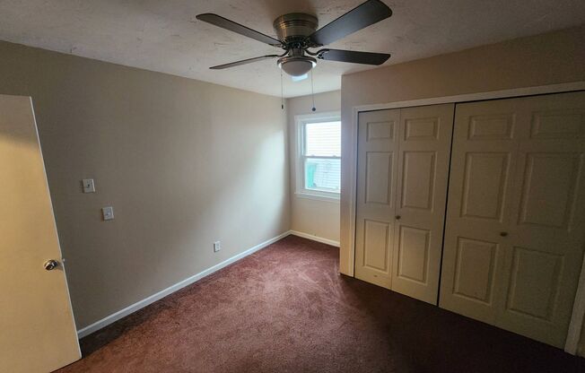 3 beds, 1 bath, $1,250