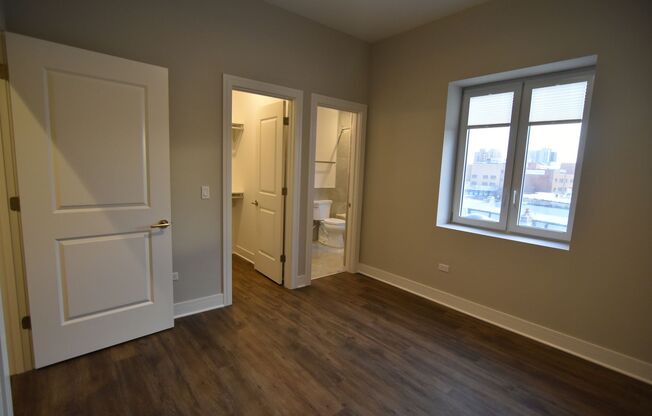 2 beds, 2 baths, 950 sqft, $3,550, Unit 927-201