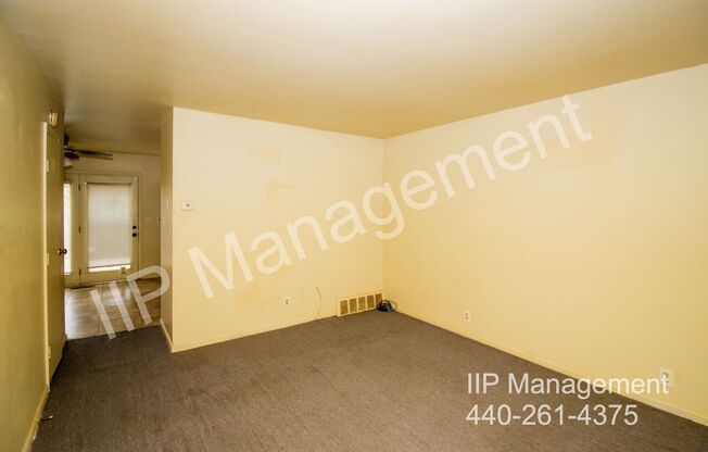 11 TRENTON SQ