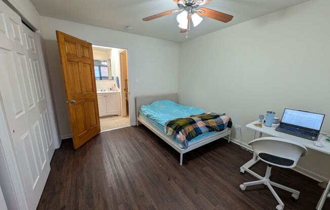 1 bed, 1 bath, 750 sqft, $1,595, Unit 1111H-300