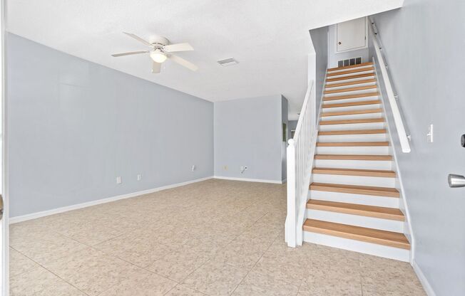 Elegant Riverview Town House