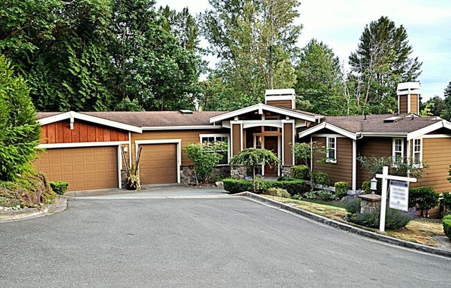Live the Dream in Kirkland! Luxurious Home For Rent