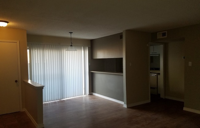 1 bed, 1 bath, 714 sqft, $840, Unit *605